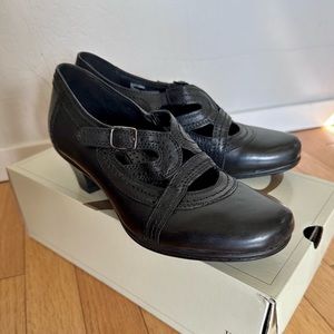 G.H. Bass & Co Corrie Heel - Size 7 - Black